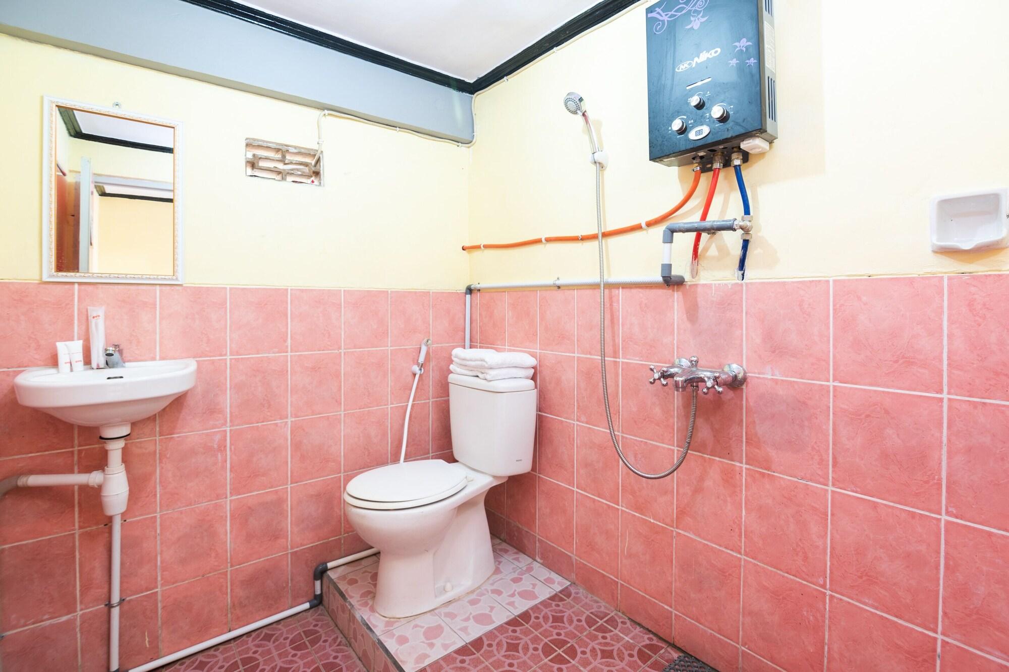 Oyo 1852 Intan Bromo Homestay Pasuruan Exteriör bild