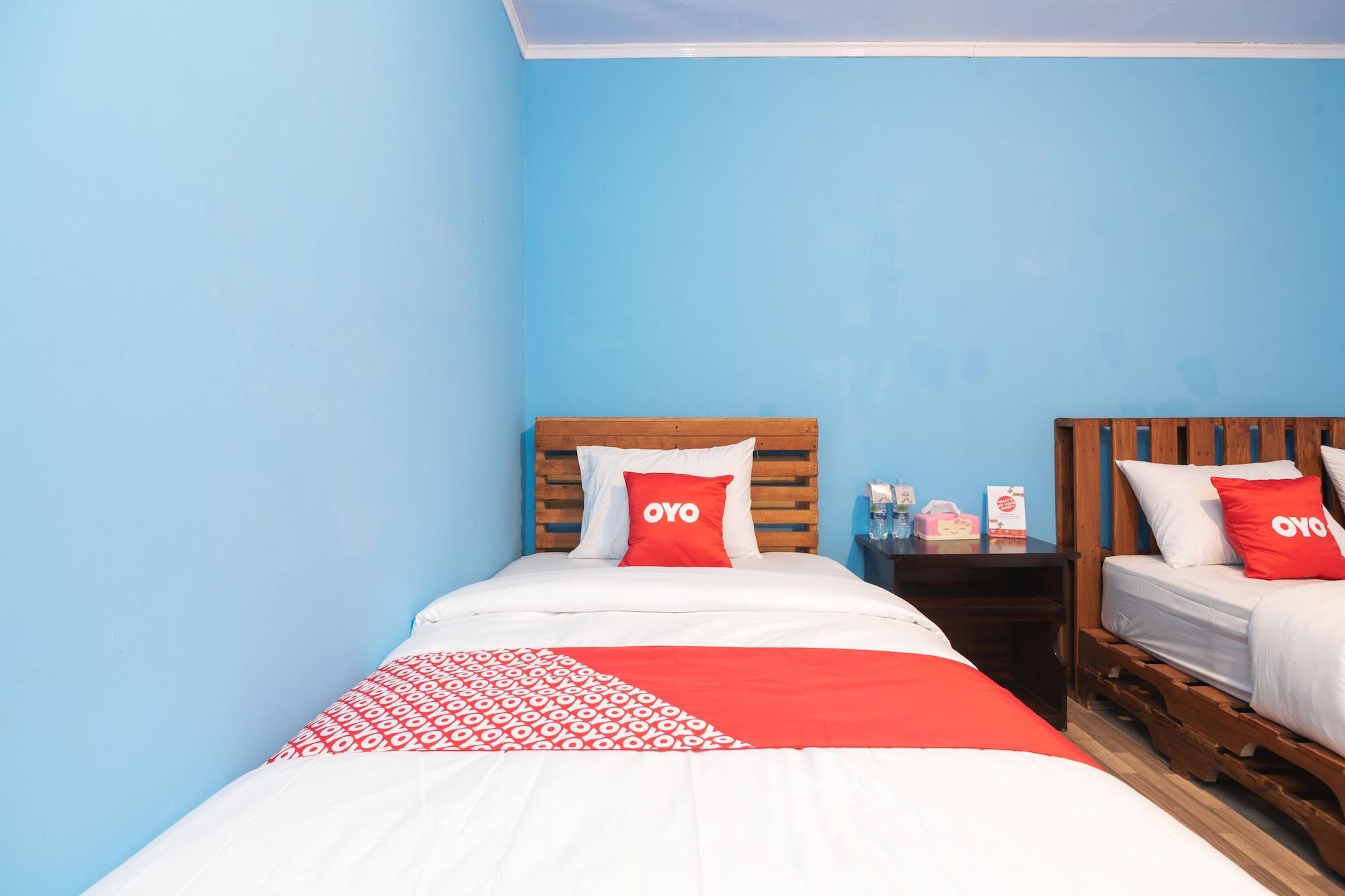Oyo 1852 Intan Bromo Homestay Pasuruan Exteriör bild