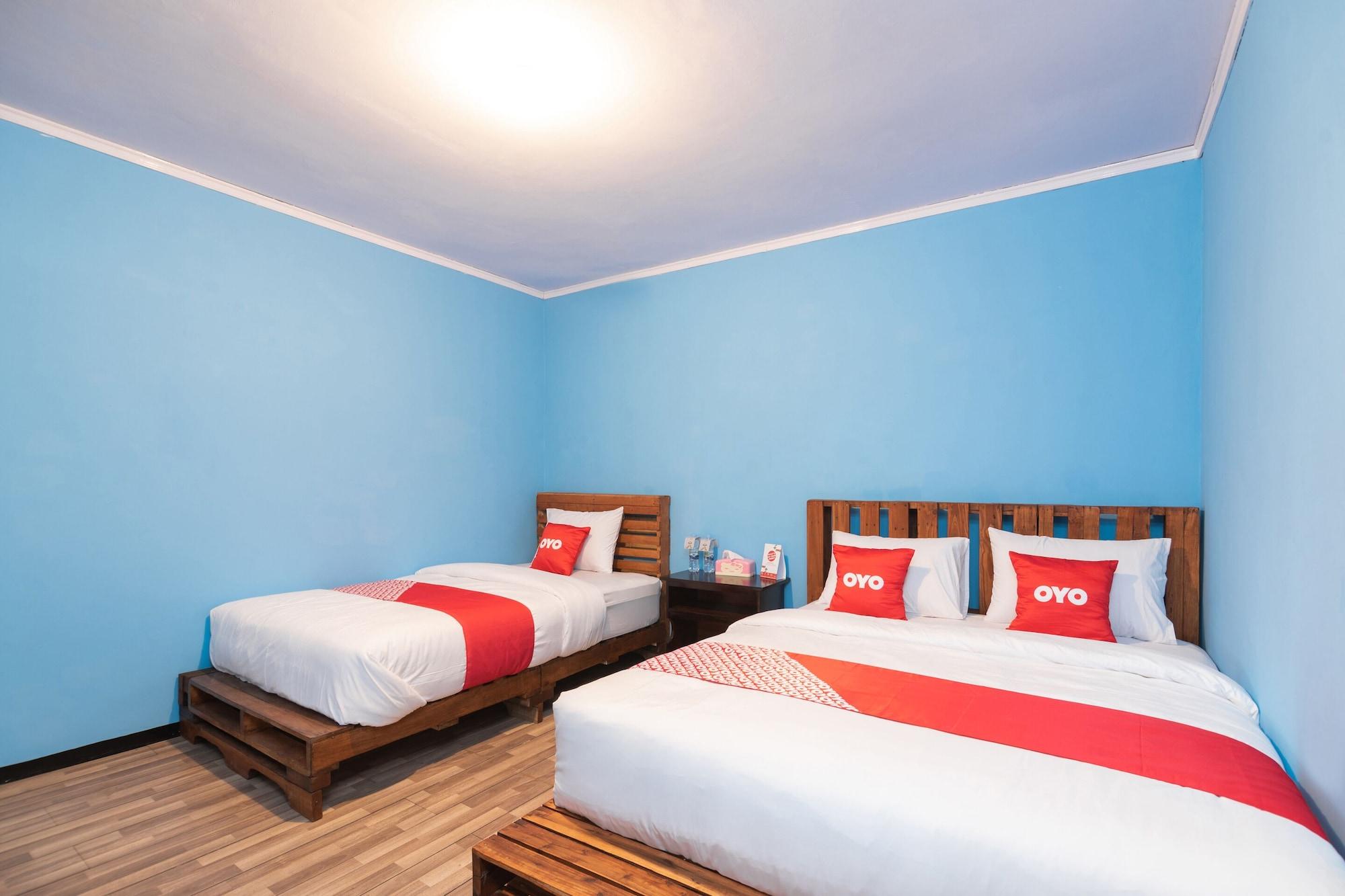 Oyo 1852 Intan Bromo Homestay Pasuruan Exteriör bild