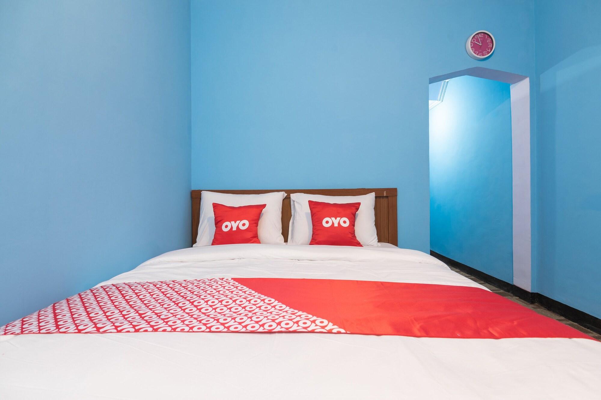 Oyo 1852 Intan Bromo Homestay Pasuruan Exteriör bild