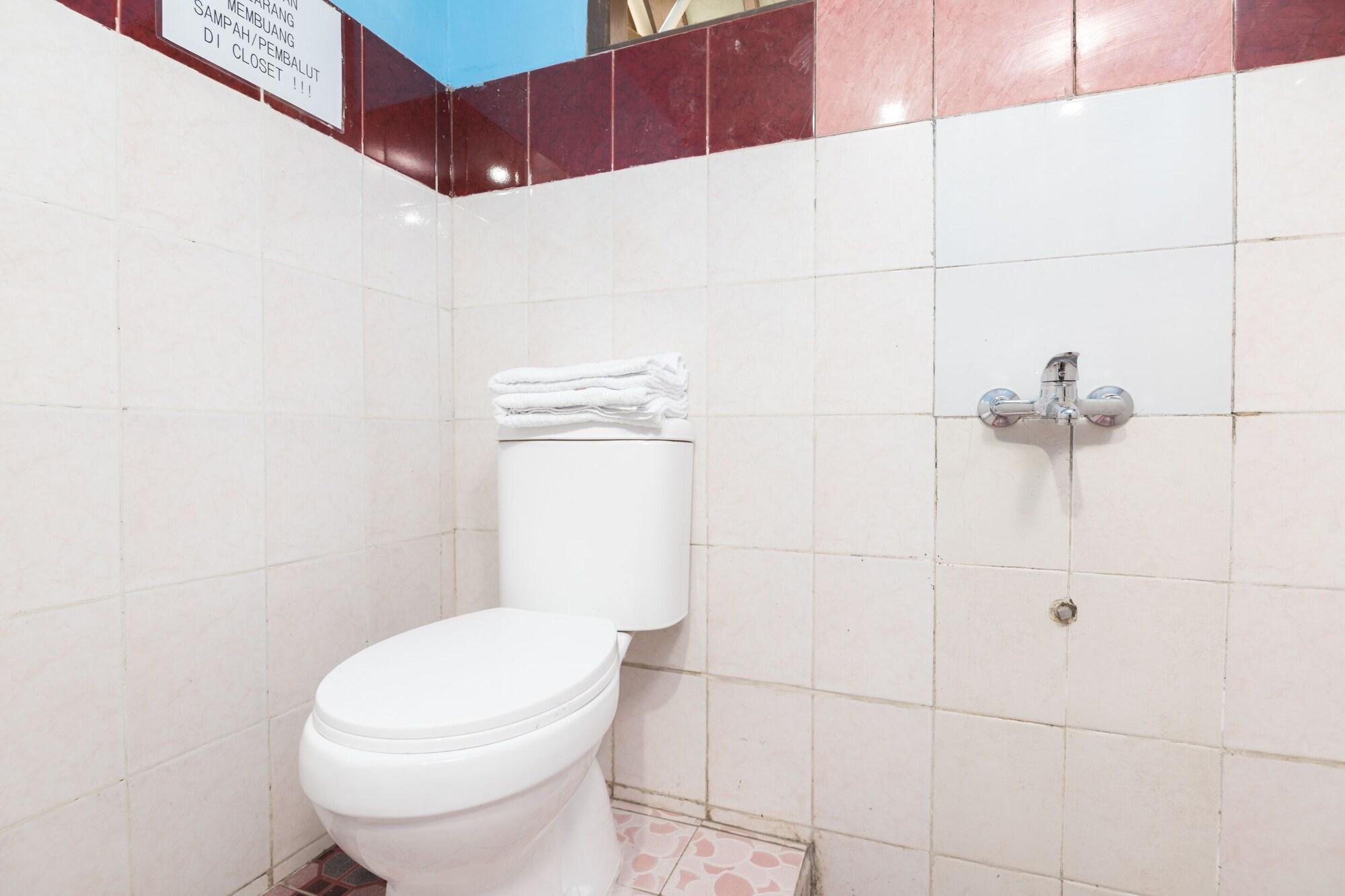 Oyo 1852 Intan Bromo Homestay Pasuruan Exteriör bild