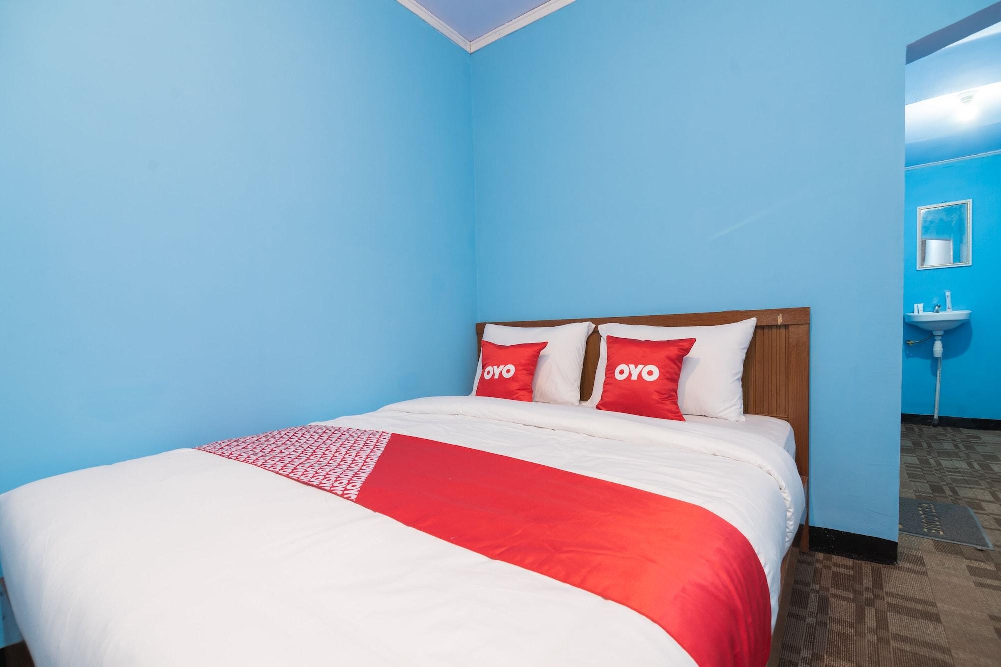 Oyo 1852 Intan Bromo Homestay Pasuruan Exteriör bild